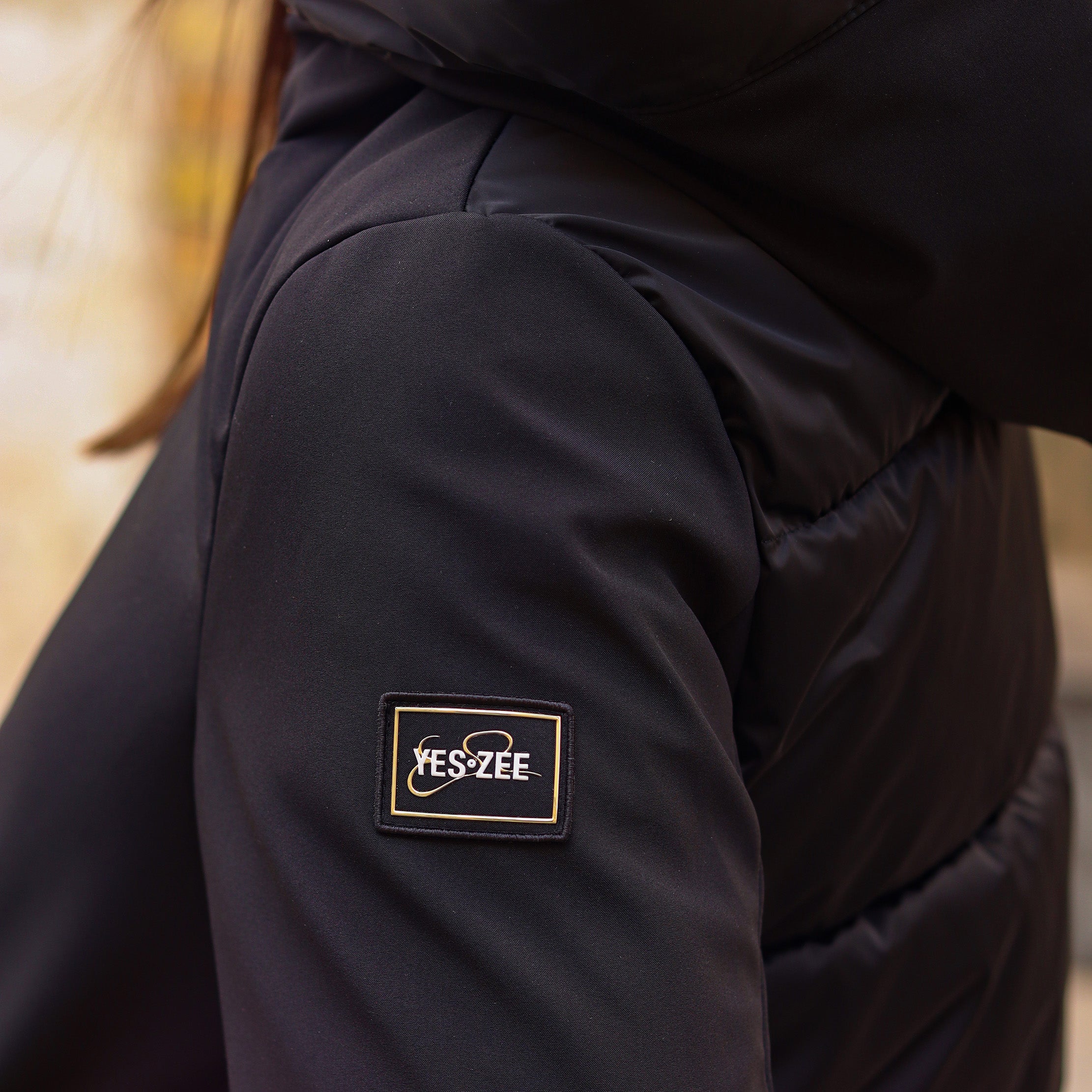 piumino doppio tessuto dietro e polsino NERO