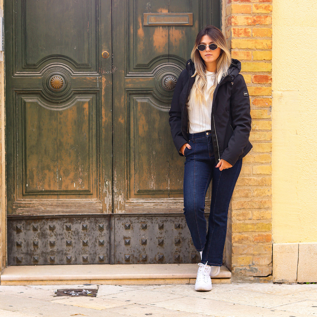 Piumino liscio corto NERO