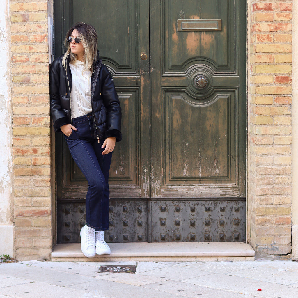 piumino ecopelle con pelliccia NERO